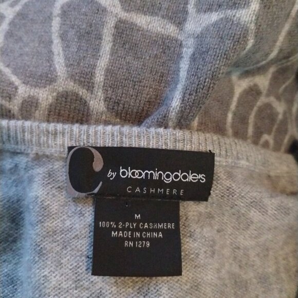 C by Bloomingdale's Cashmere Abstract Print Short Sleeve Sweater Top Size M Gray - Picture 4 of 4